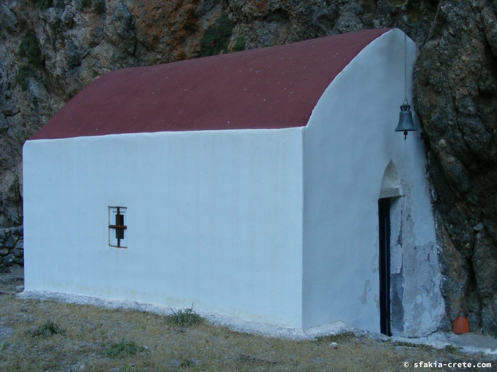 Photo report of two mountain walks in Sfakia, Crete, June 2008